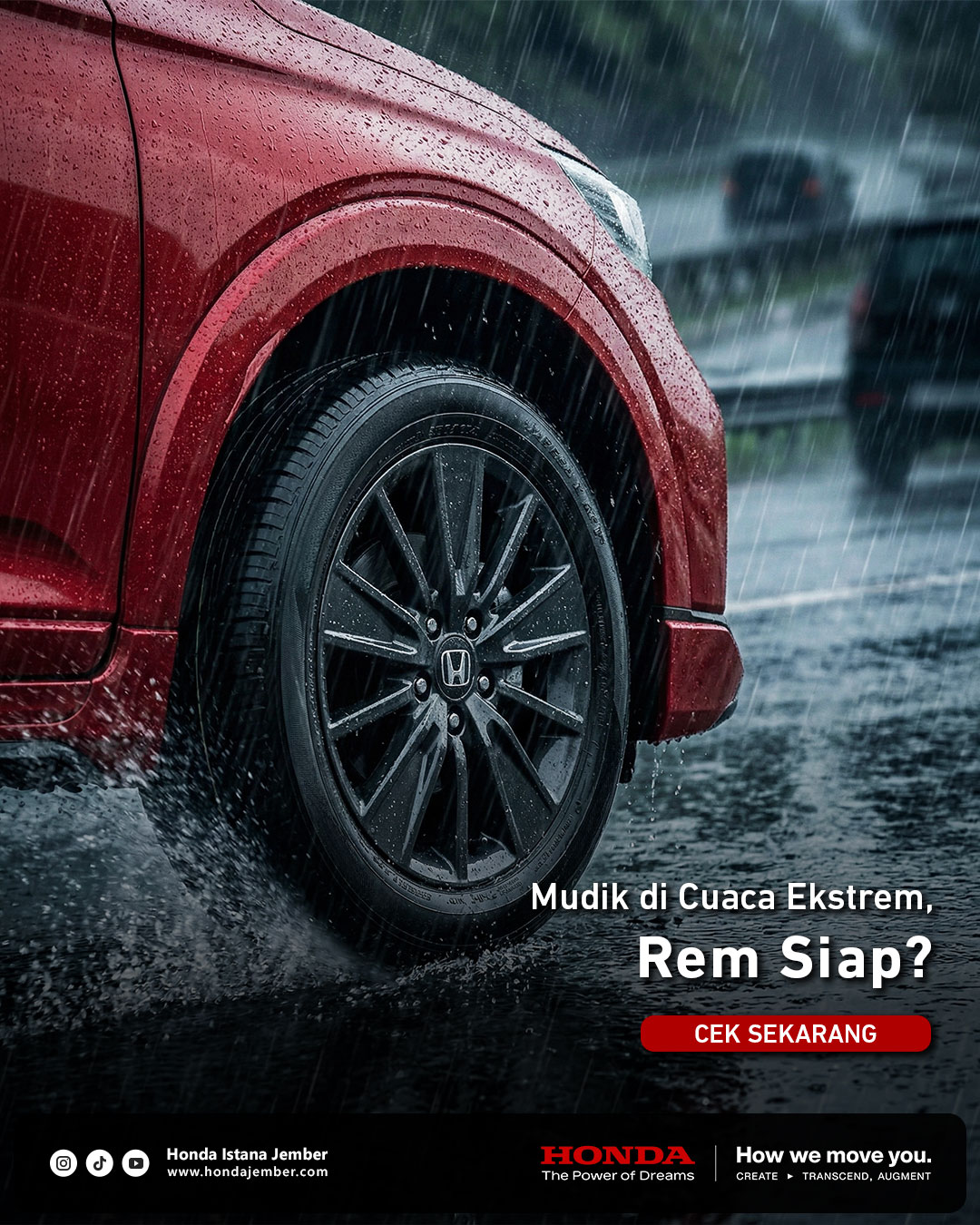 New Honda WR-V melaju di jalan basah saat hujan deras